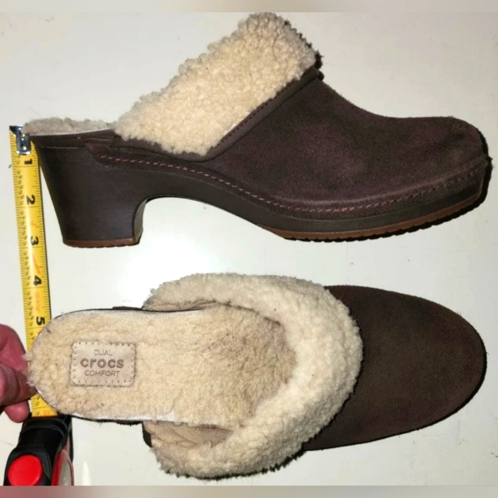 Sherpa Lined Crocs Dark Brown Suede Heeled Mules Clogs Faux Fur Sze 9 - Picture 4 of 8